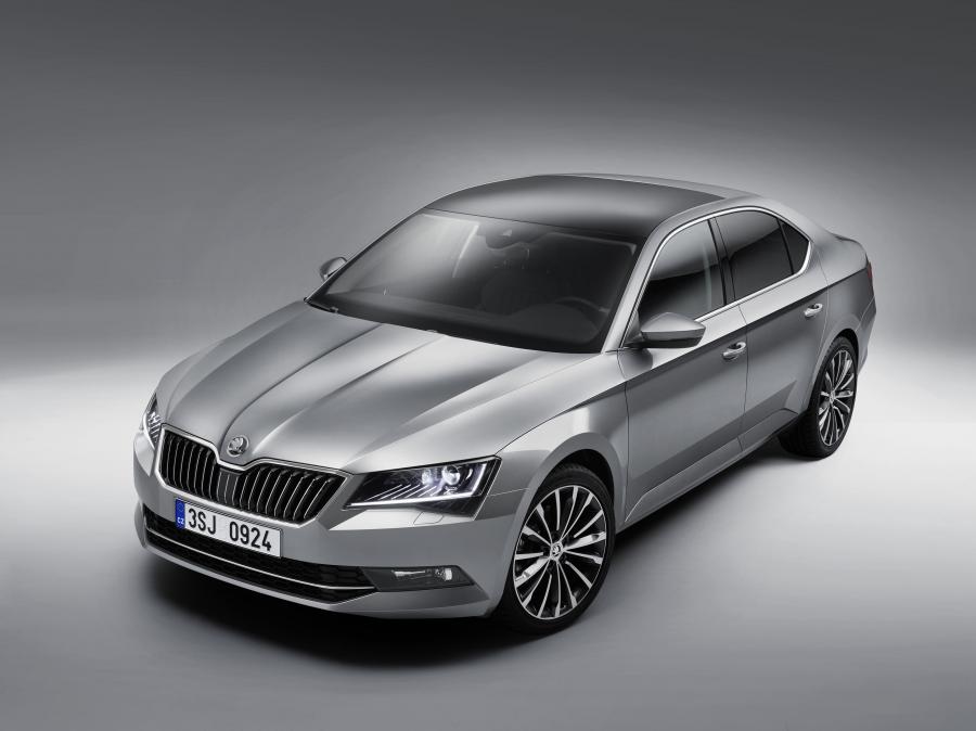  Skoda Superb 2015 года  (фото 19 из 27)